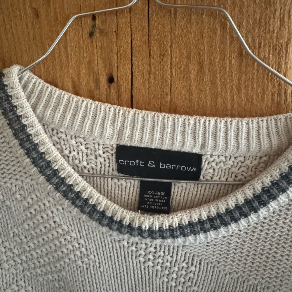 Men's Wolf Sweater with Embroidered Design - Picture 2 of 3
